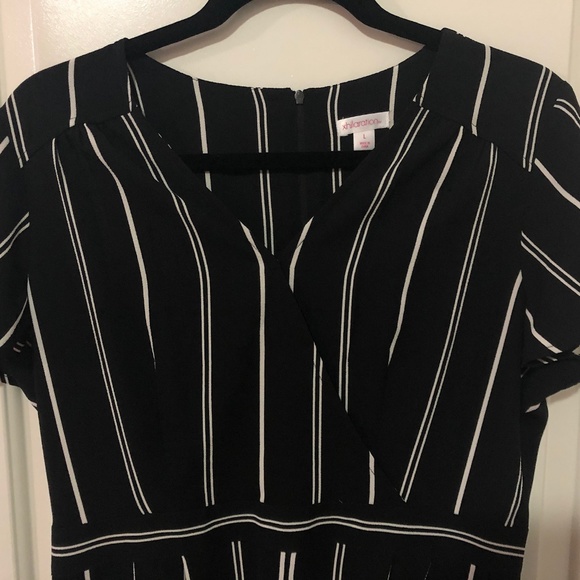 Xhilaration V-Neck Wrap Striped Shorts Romper NWOT - Picture 3 of 6